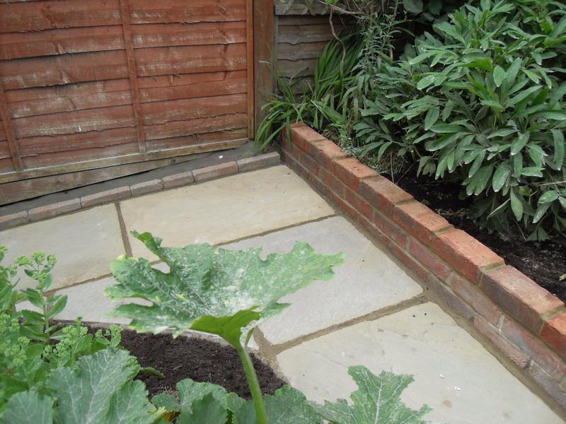 The corner at the end of the veg plot looking in the other direction