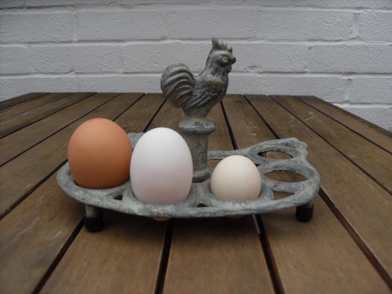 Egg stand